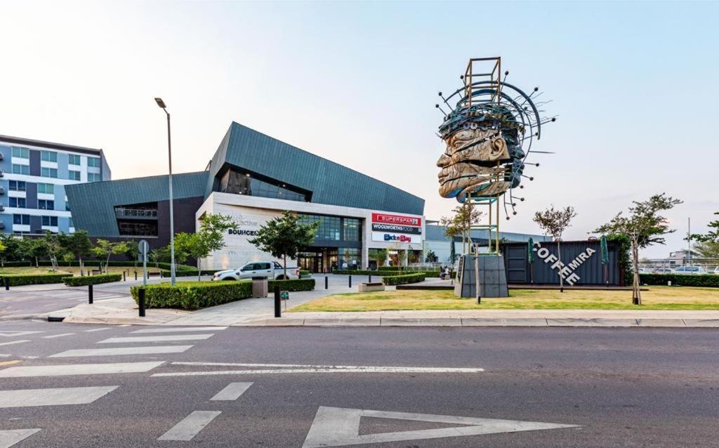 Menlyn Maine Residence Unit 1419 Pretoria Luaran gambar