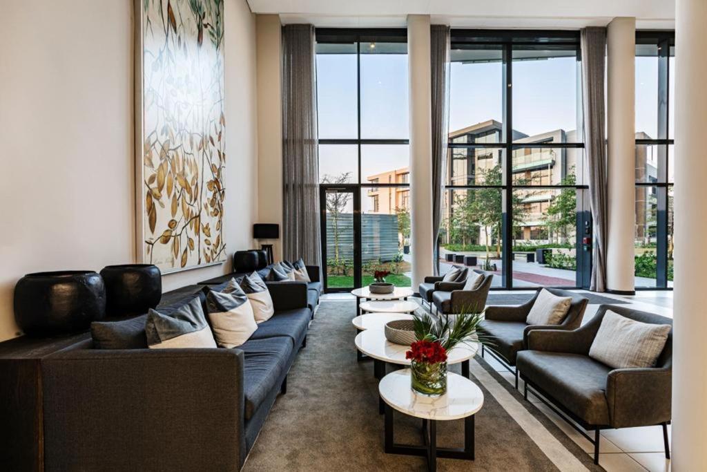 Menlyn Maine Residence Unit 1419 Pretoria Luaran gambar