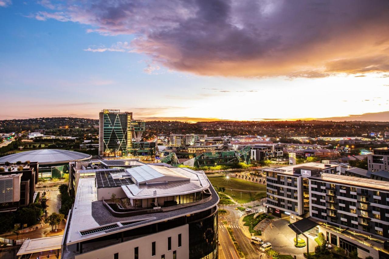 Menlyn Maine Residence Unit 1419 Pretoria Luaran gambar